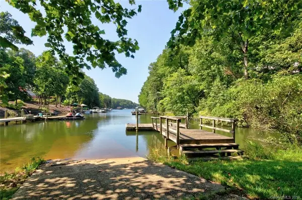156 Ridgetop RD, Mooresville, NC 28117