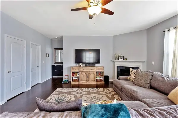 11616 Red Knoll LN, Pineville, NC 28134