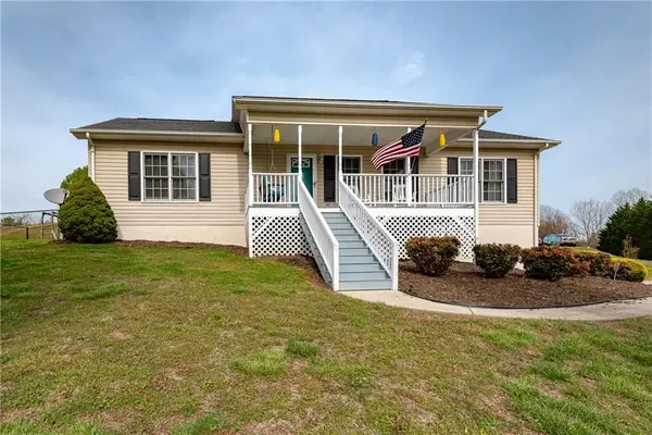 6516 Beech Tree CT, Hickory, NC 28601