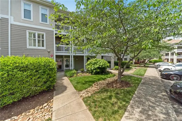 18579 Vineyard Point LN, Cornelius, NC 28031