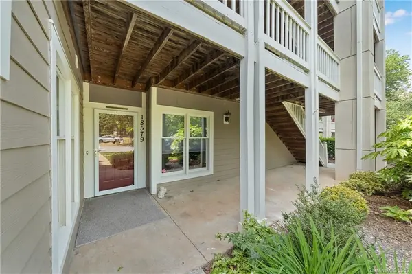 18579 Vineyard Point LN, Cornelius, NC 28031