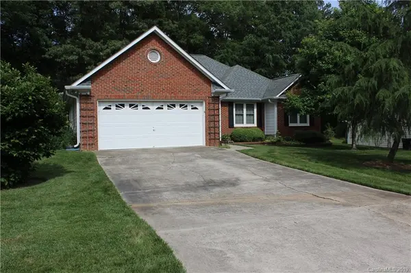 2626 Bathgate LN, Matthews, NC 28105