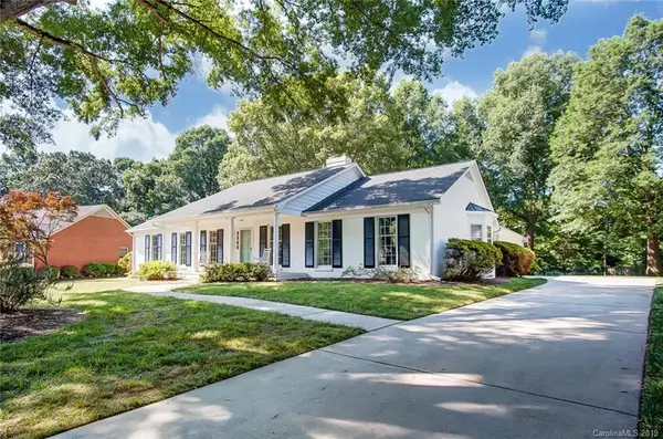 6532 Rocky Falls RD, Charlotte, NC 28211