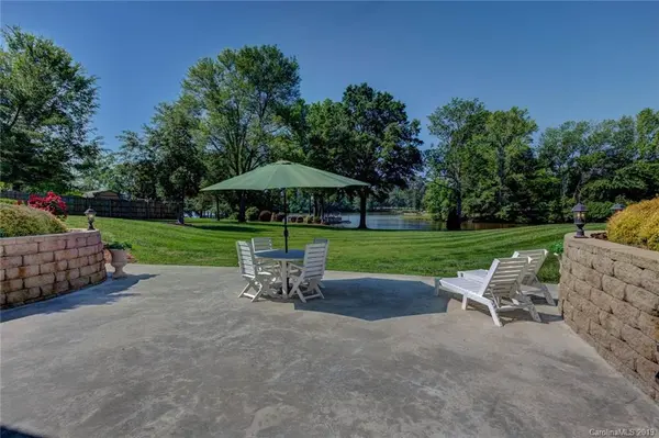 865 Fox Hollow LN, Salisbury, NC 28146