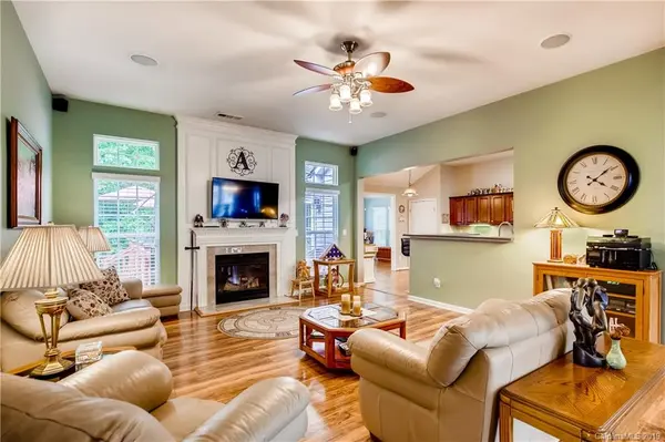 126 Crimson Orchard DR, Mooresville, NC 28115