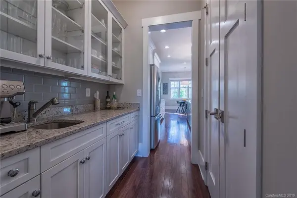 818 Sardis LN, Charlotte, NC 28270