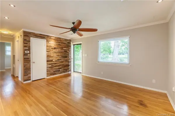 910 Herrin AVE, Charlotte, NC 28205