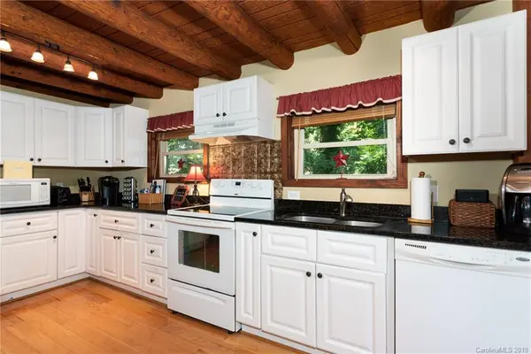 4852 Moonlite Bay DR, Sherrills Ford, NC 28673