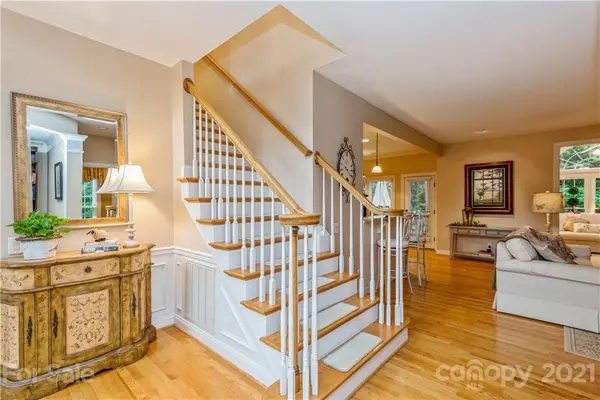 7200 Lucern CT, Charlotte, NC 28277