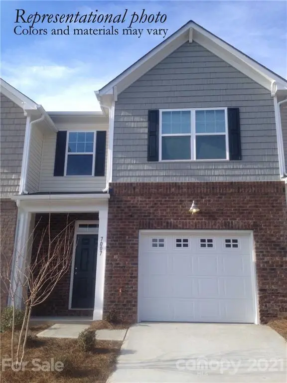 1817 Grove Park LN, Tega Cay, SC 29708