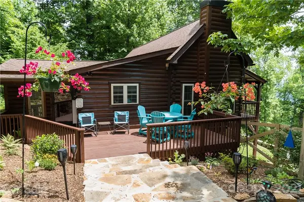 3075 Skyuka Mountain RD, Columbus, NC 28722