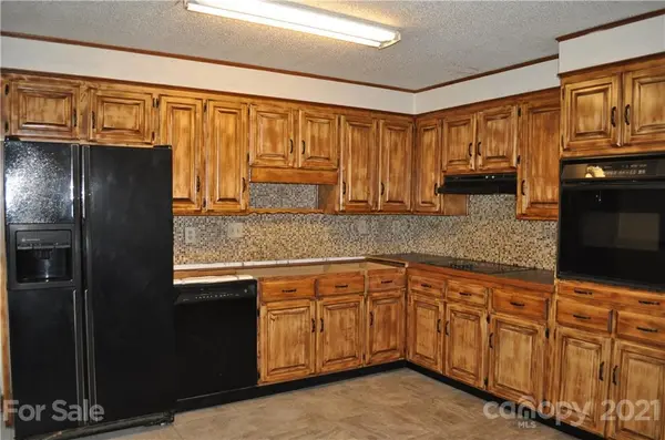 10024 Fireside LN, Charlotte, NC 28215