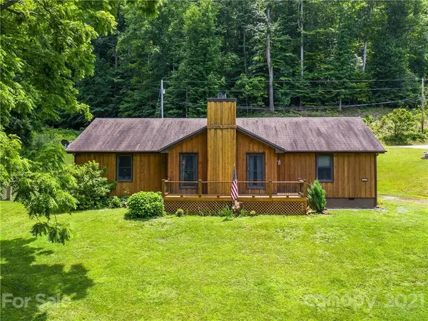 101 Waterwheel DR, Green Mountain, NC 28740
