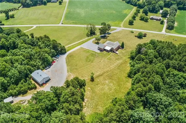 2335 Balls Creek RD, Claremont, NC 28610