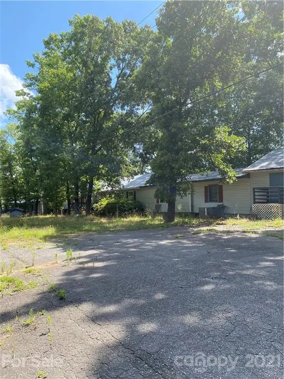 400 Rowells RD, Catawba, SC 29704