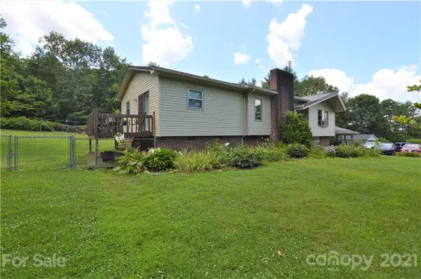 2113 White Pine DR, Sawmills, NC 28630
