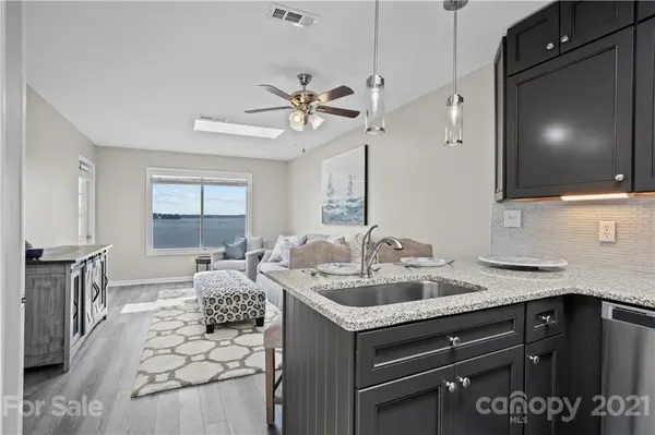 7831 Spinnaker Bay DR #306, Sherrills Ford, NC 28673