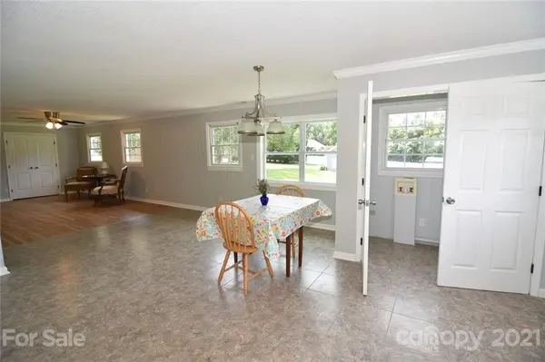 3376 40th Avenue PL NE, Hickory, NC 28601