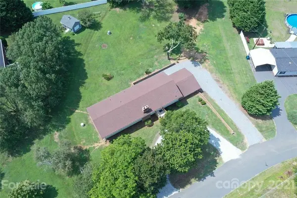 3376 40th Avenue PL NE, Hickory, NC 28601