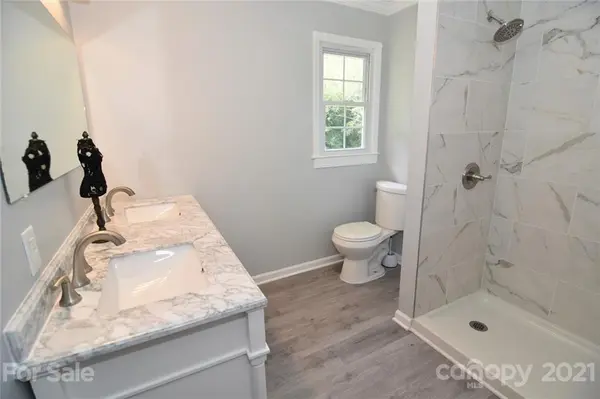 3376 40th Avenue PL NE, Hickory, NC 28601