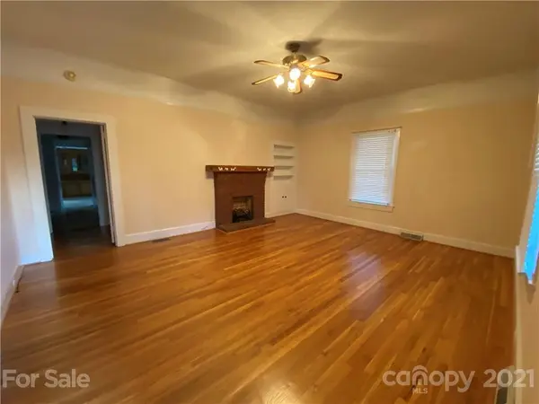 304 S Walnut ST, Kannapolis, NC 28081
