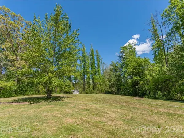 35 Rhea Park RDG, Canton, NC 28716