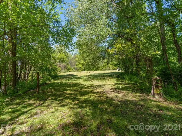 35 Rhea Park RDG, Canton, NC 28716