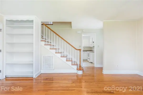 6111 Idlebrook DR, Charlotte, NC 28212