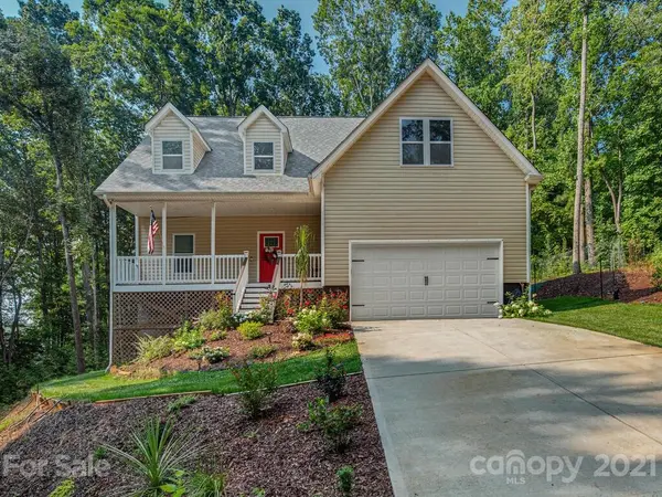 8002 Montego LN, Denver, NC 28037