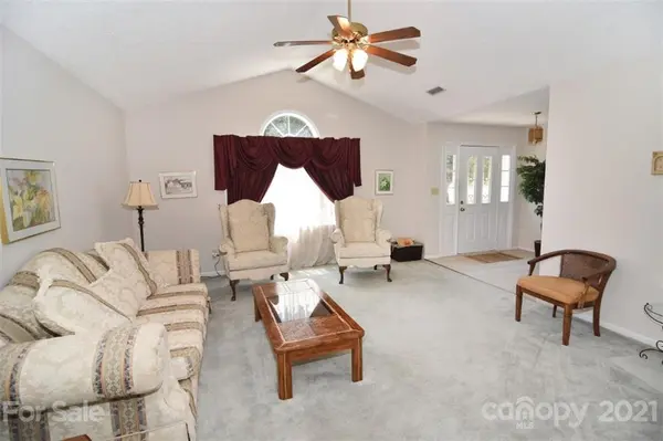 4242 Arrowhead DR NE #43, Hickory, NC 28601