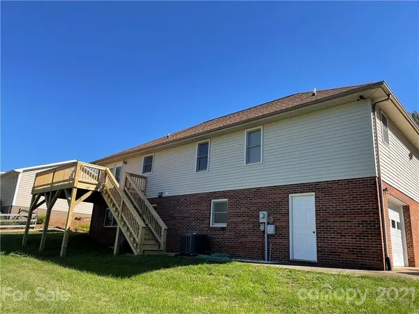 4242 Arrowhead DR NE #43, Hickory, NC 28601