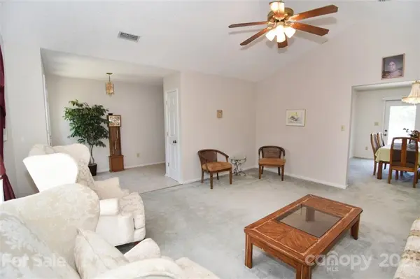 4242 Arrowhead DR NE #43, Hickory, NC 28601