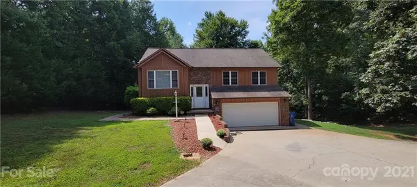 2051 16th Avenue PL SW, Hickory, NC 28602