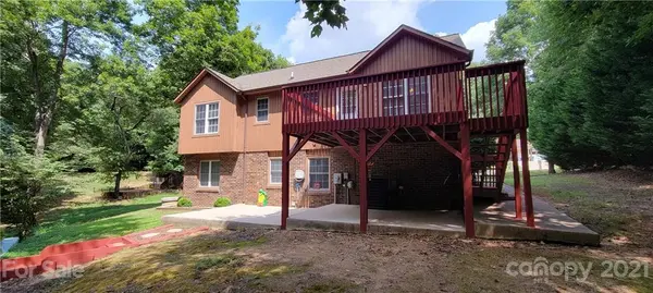 2051 16th Avenue PL SW, Hickory, NC 28602