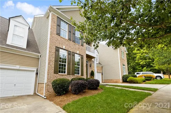 10349 Linksland DR, Huntersville, NC 28078