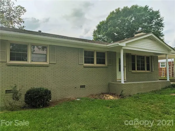 705 Honeywood LN, Gastonia, NC 28056