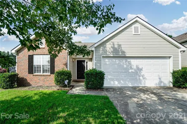 5905 Grove Creek LN, Charlotte, NC 28273