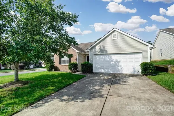 5905 Grove Creek LN, Charlotte, NC 28273