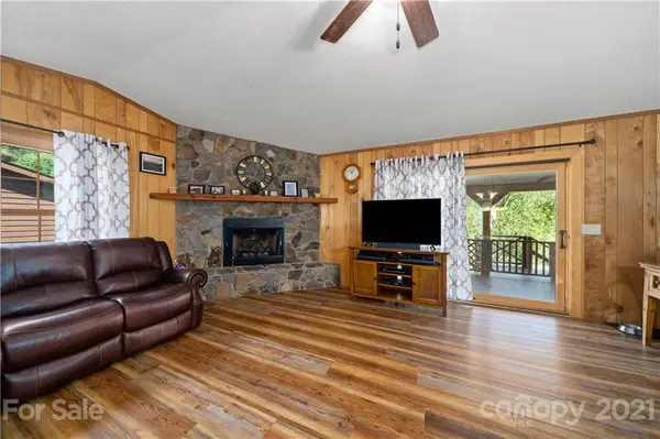 95 Hillcrest RD, Maggie Valley, NC 28751