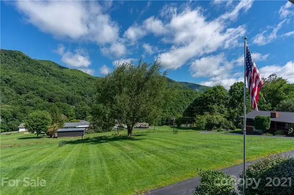 95 Hillcrest RD, Maggie Valley, NC 28751