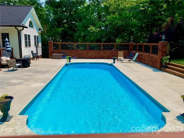 5404 Shoreview DR, Concord, NC 28025