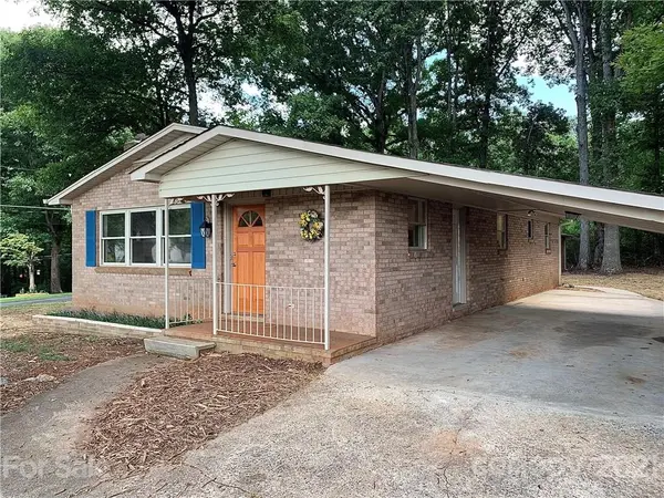 1848 Sigmon Dairy RD, Newton, NC 28658