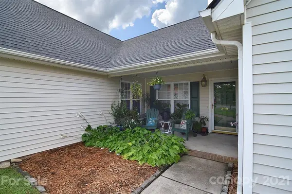 209 Ashton Bluff CIR, Mount Holly, NC 28120