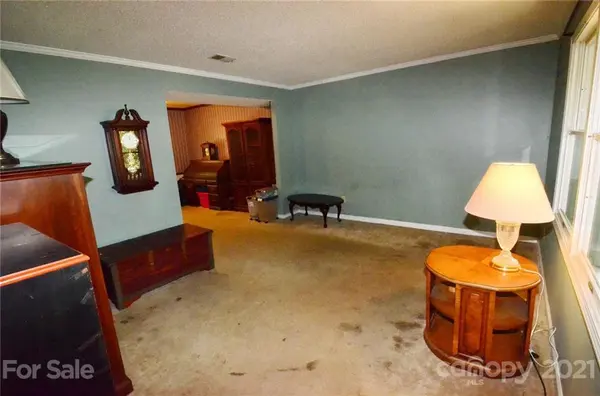 6729 Rollingridge DR, Charlotte, NC 28211