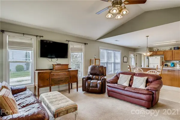 188 Tarrington DR, Statesville, NC 28625