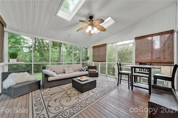 8127 Prince George RD, Charlotte, NC 28210