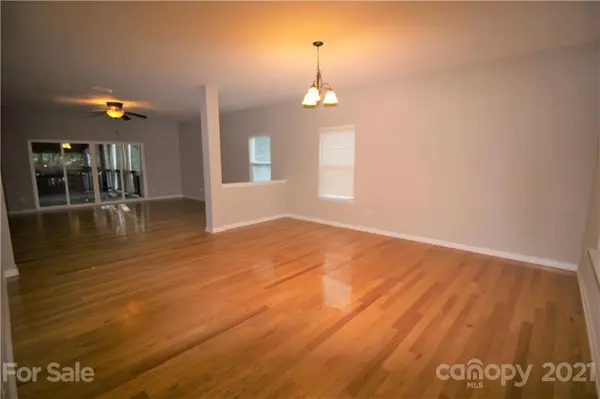 9931 Seven Oaks DR, Charlotte, NC 28215