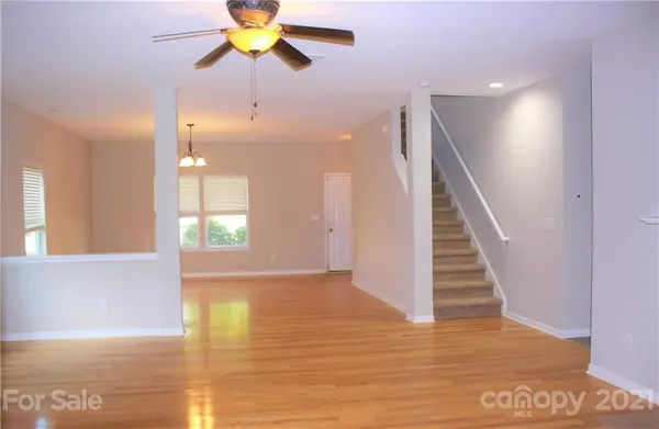 9931 Seven Oaks DR, Charlotte, NC 28215