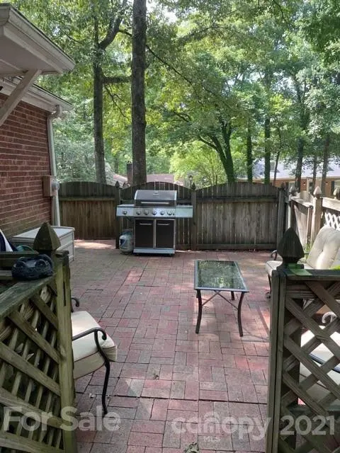 9101 Sardis Forest DR, Charlotte, NC 28270