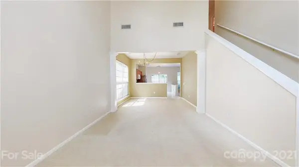 3433 Laurenhurst LN, Charlotte, NC 28270